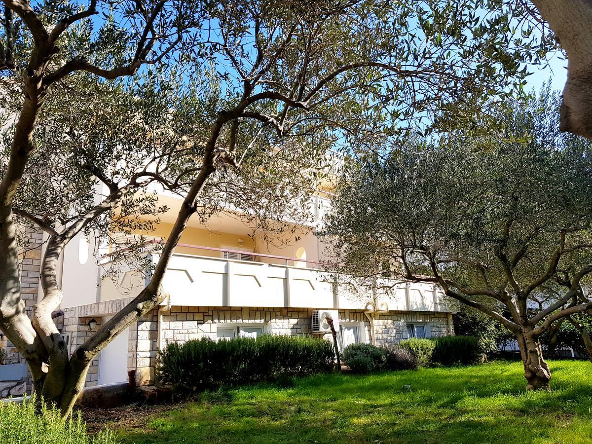 נובליה Apartments Tomislav מראה חיצוני תמונה